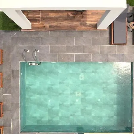 Mamica Luxury * Laganas