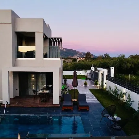 Mamica Luxury Villa *