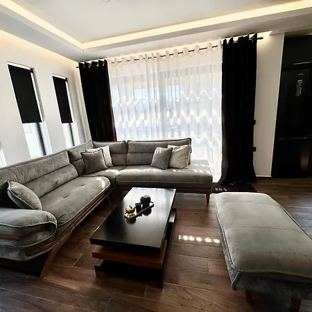 Mamica Luxury * Laganas
