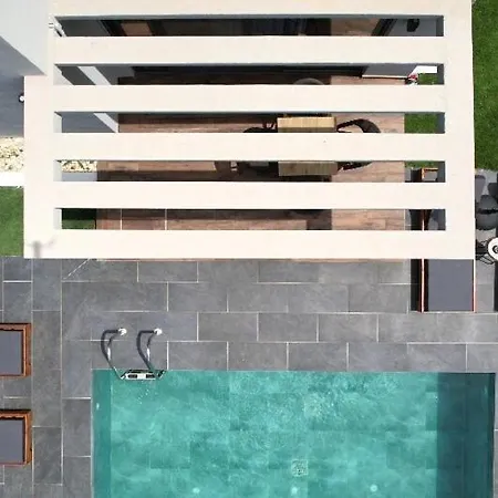 Mamica Luxury Laganas