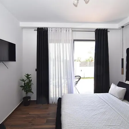 Mamica Luxury * Laganas